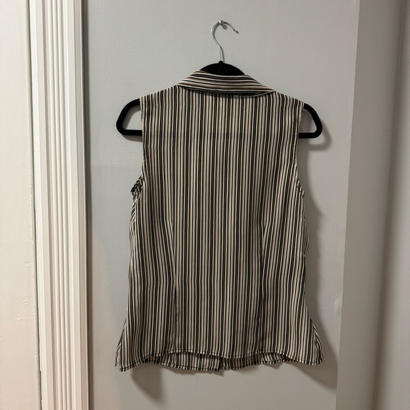 Sheer Vintage Sleeveless Blouse - Picture 4 of 5